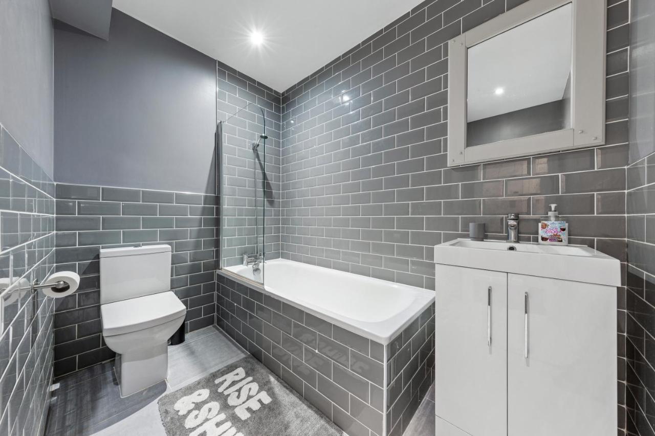 Majestic 4 At Reganway Rw4 Apartment ลอนดอน ภายนอก รูปภาพ